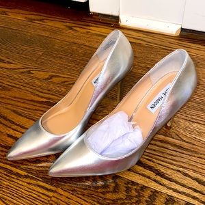 NWOT Steve Madden Pumps